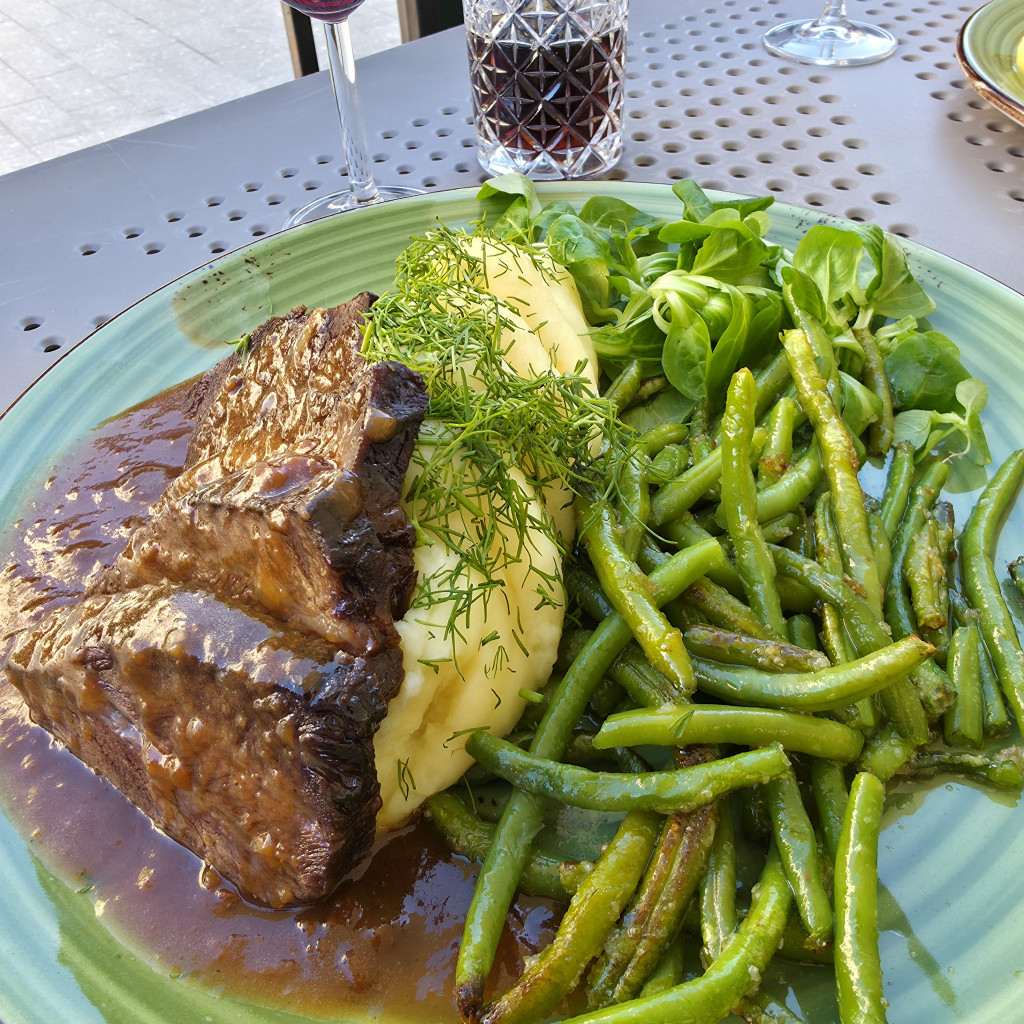 Restaurant image